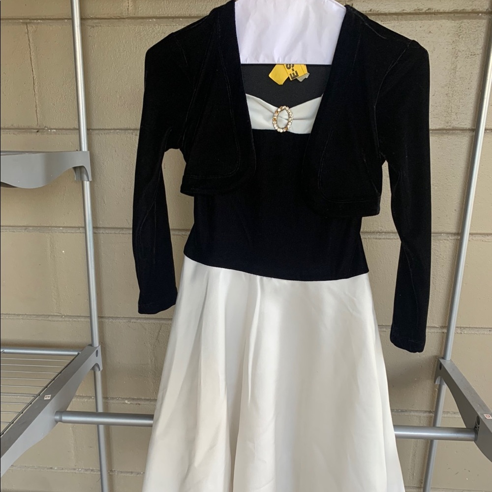 Byer Girl Black and White dress size 7